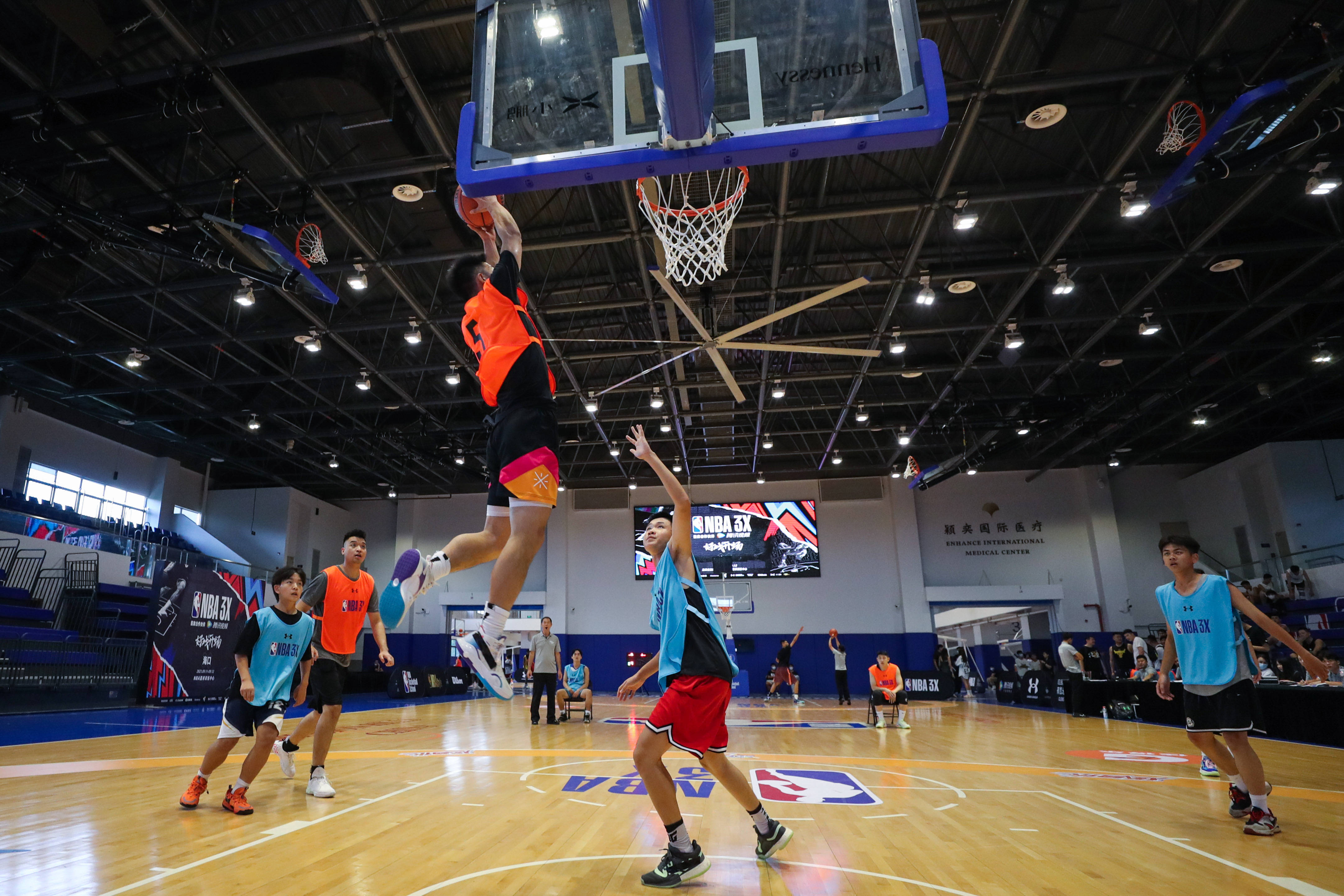 直言不諱！林書(shū)豪稱(chēng)CBA強度大于NBA，名宿之子被退回青年隊