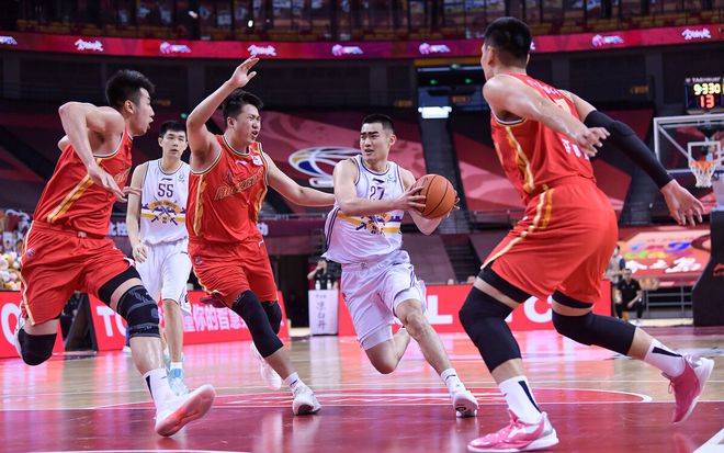 WNBA官方：貝基-哈蒙當選年度最佳主帥