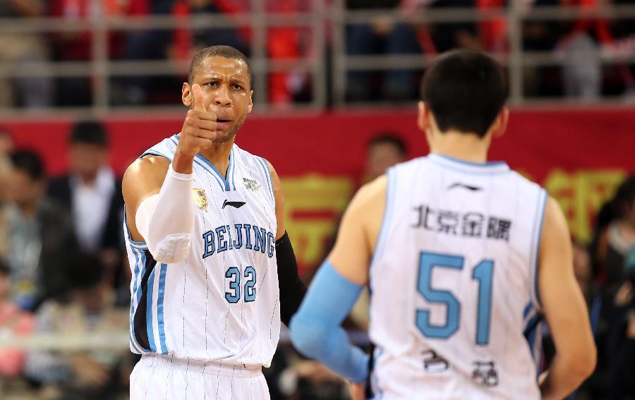 哈登：快船三連敗背后的深思與NBA長(cháng)賽季的挑戰